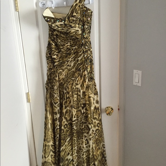 Tony Bowls gown. Color Green Leopard. Size 10. - Picture 5 of 11
